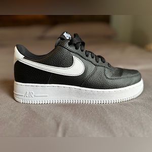 Nike Air Force Ones Black and White size 9.5